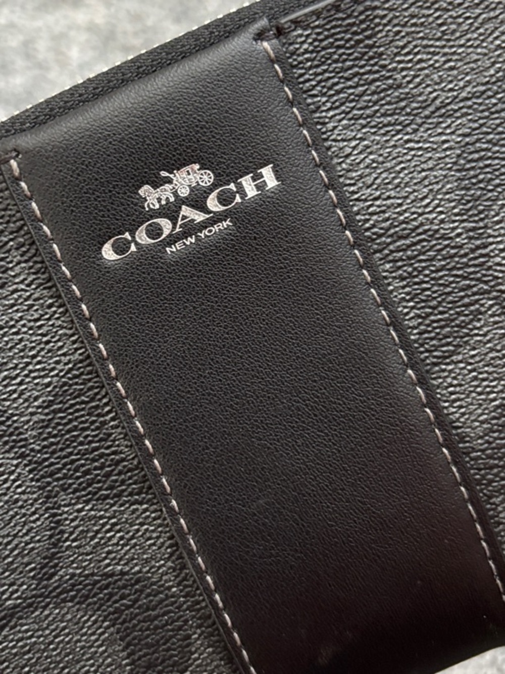 COACH Black Leather Signature Zip Around Wristlet - LIKE NEW [EUC] - Picture 5 of 5
